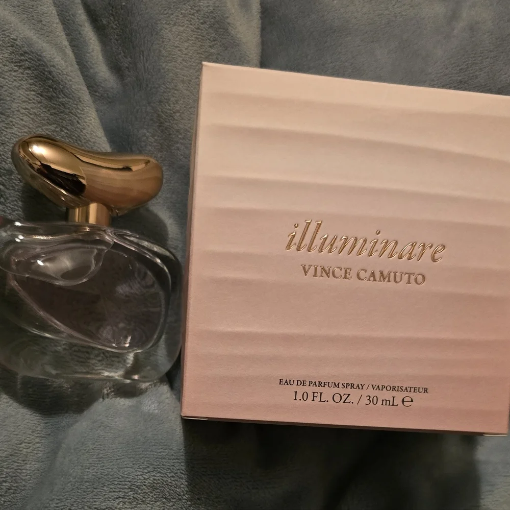 Vince Camuto Illuminare Eau de Parfum - Rose Gold Bottle - Picture 3 of 4